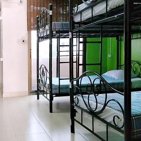 The Twins Hostel Bangkok Extérieur photo