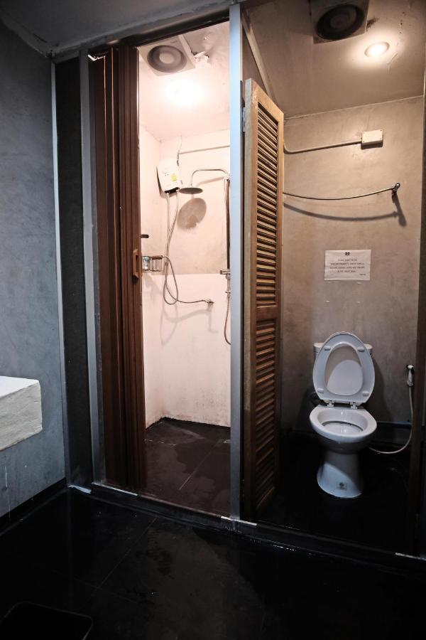 The Twins Hostel Bangkok Extérieur photo